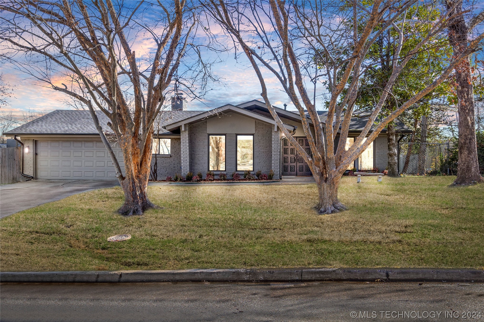 5813 S 69th East Avenue