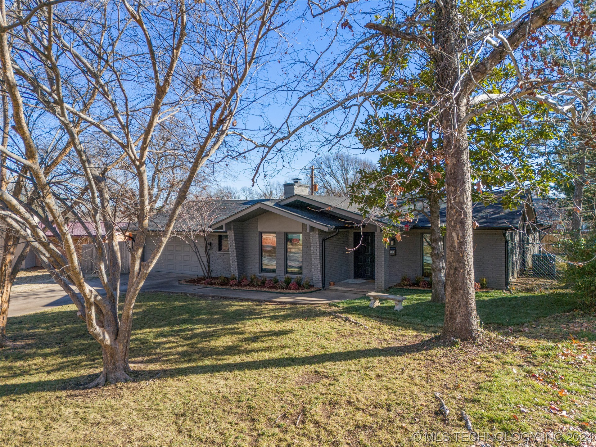 5813 S 69th East Avenue