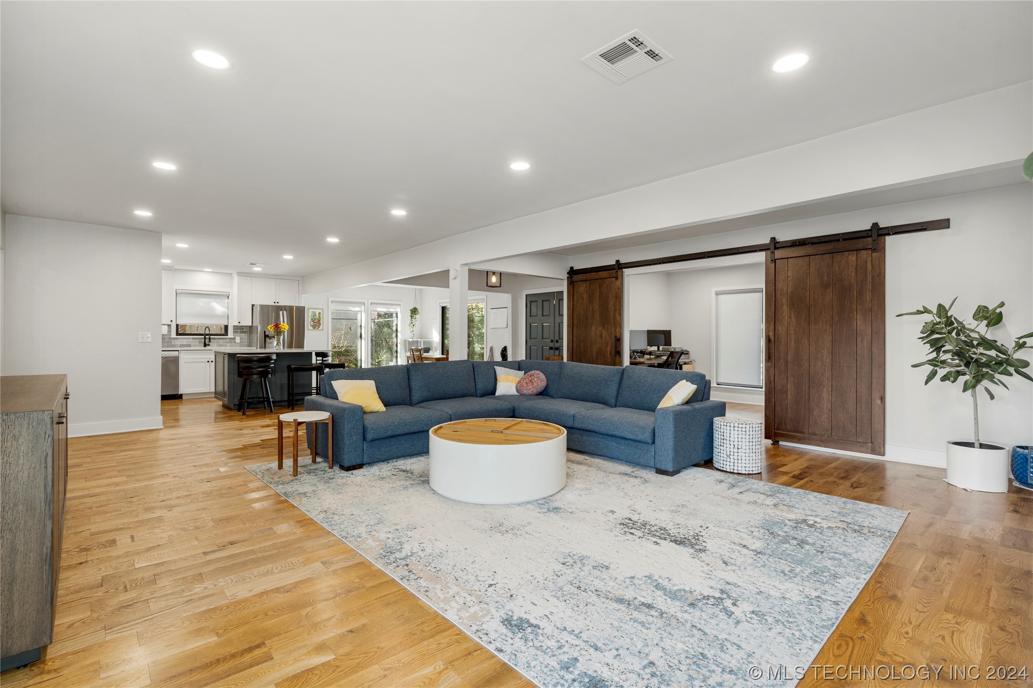 5813 S 69th East Avenue