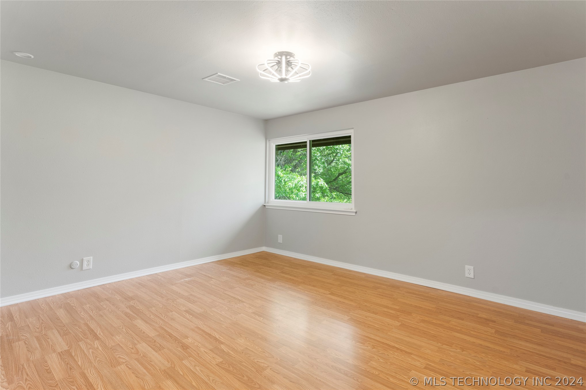 15909 E 131st Street S 4