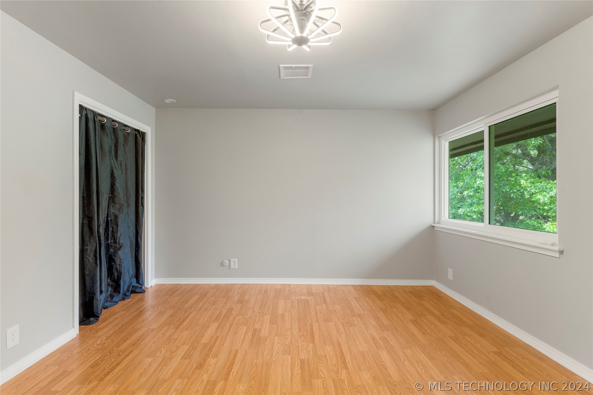 15909 E 131st Street S 4