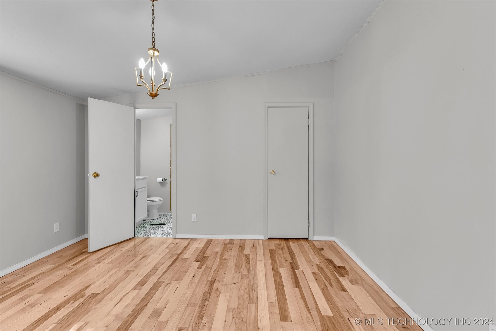 7086 Greenfield Lane