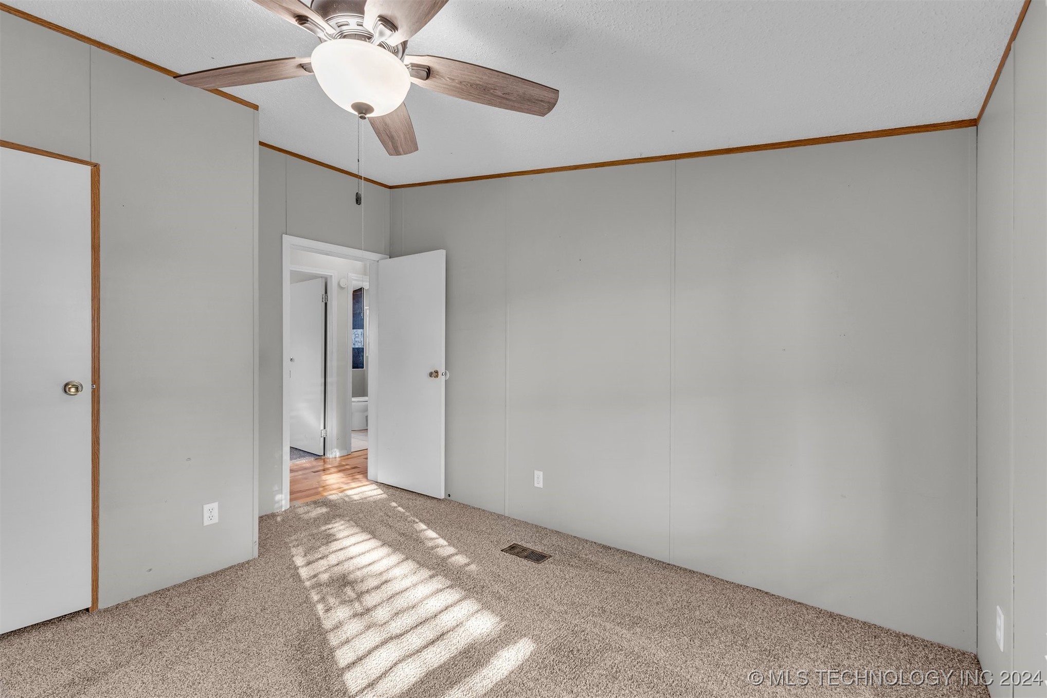 7086 Greenfield Lane