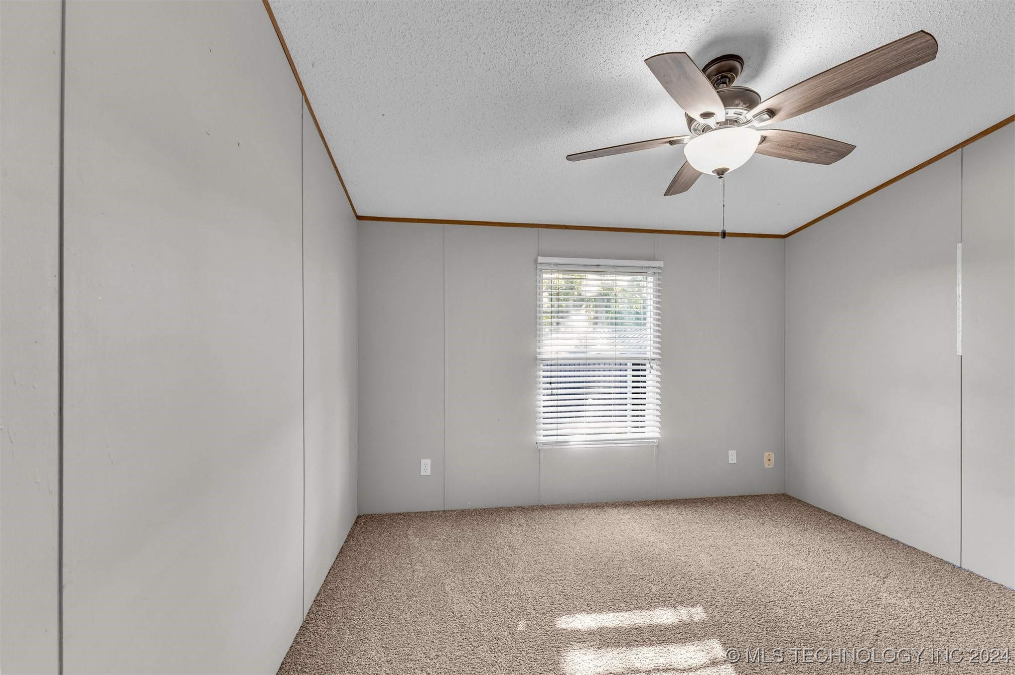 7086 Greenfield Lane