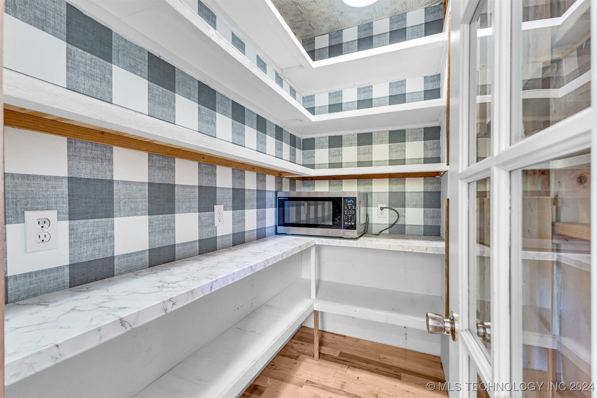 7086 Greenfield Lane