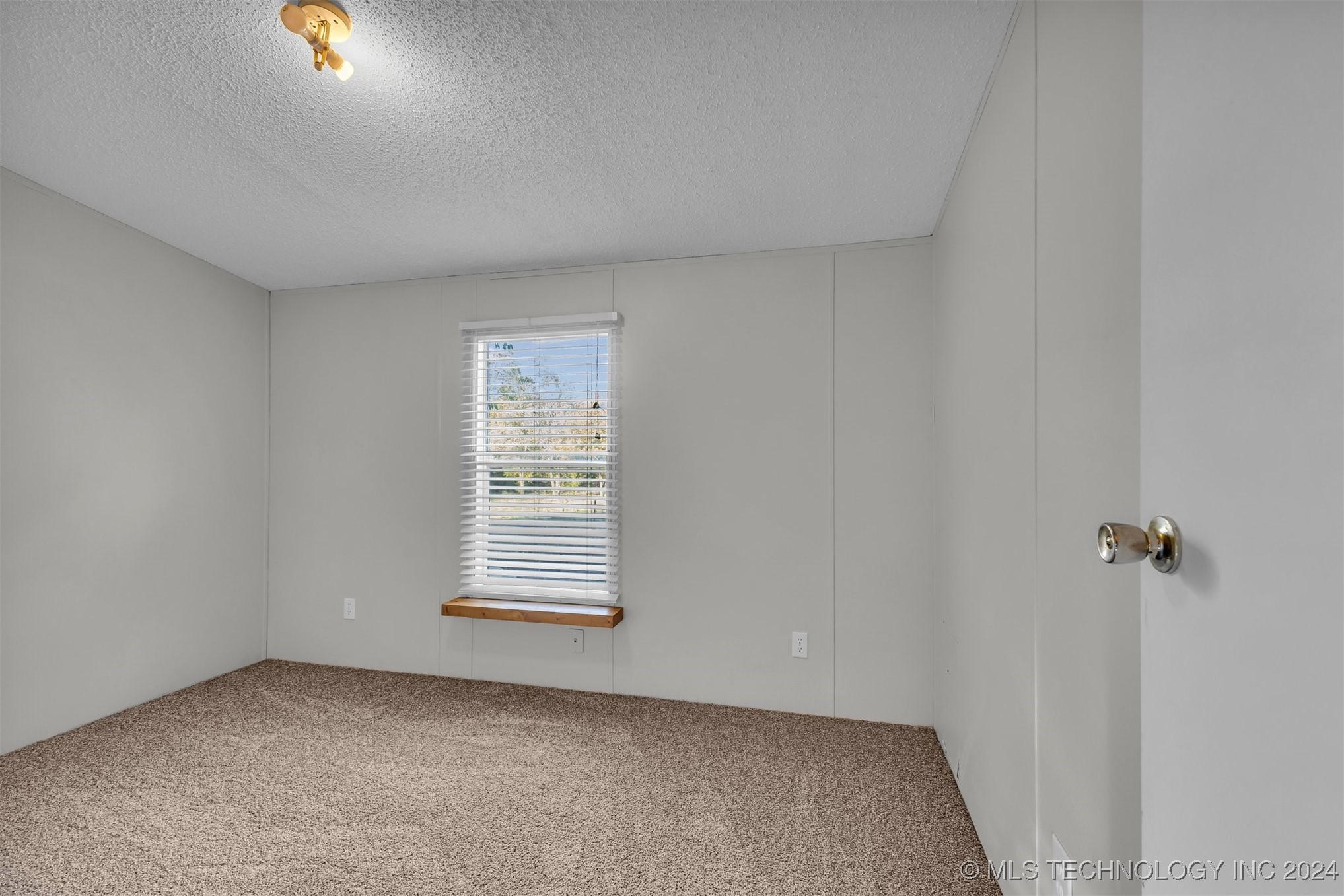 7086 Greenfield Lane