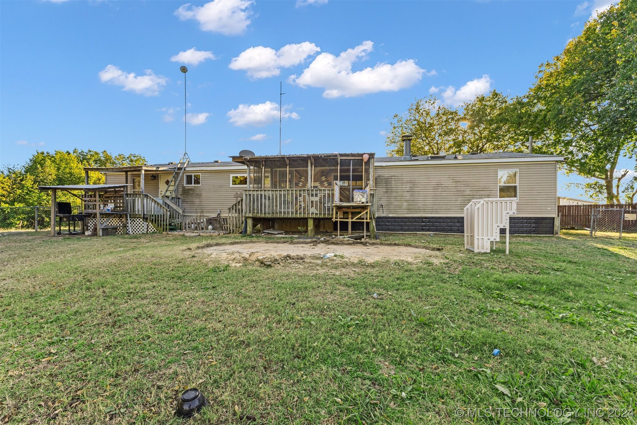 7086 Greenfield Lane