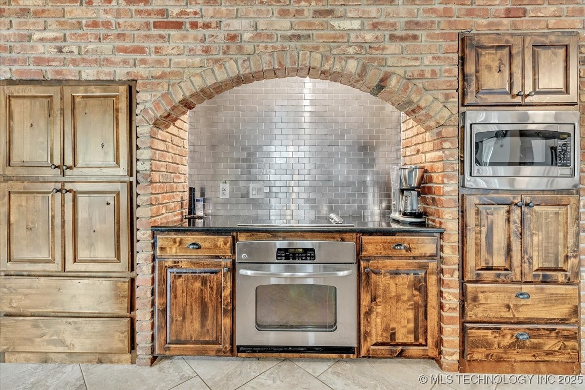 205 E 116th Street S