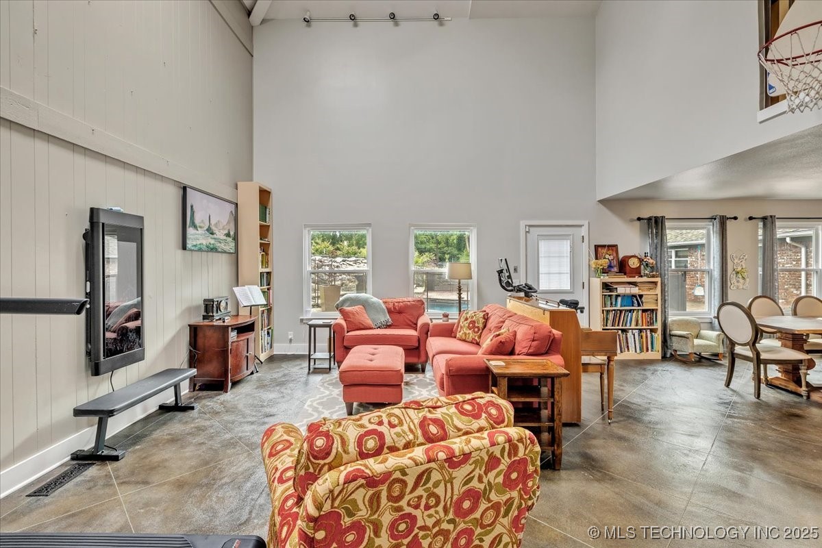 205 E 116th Street S