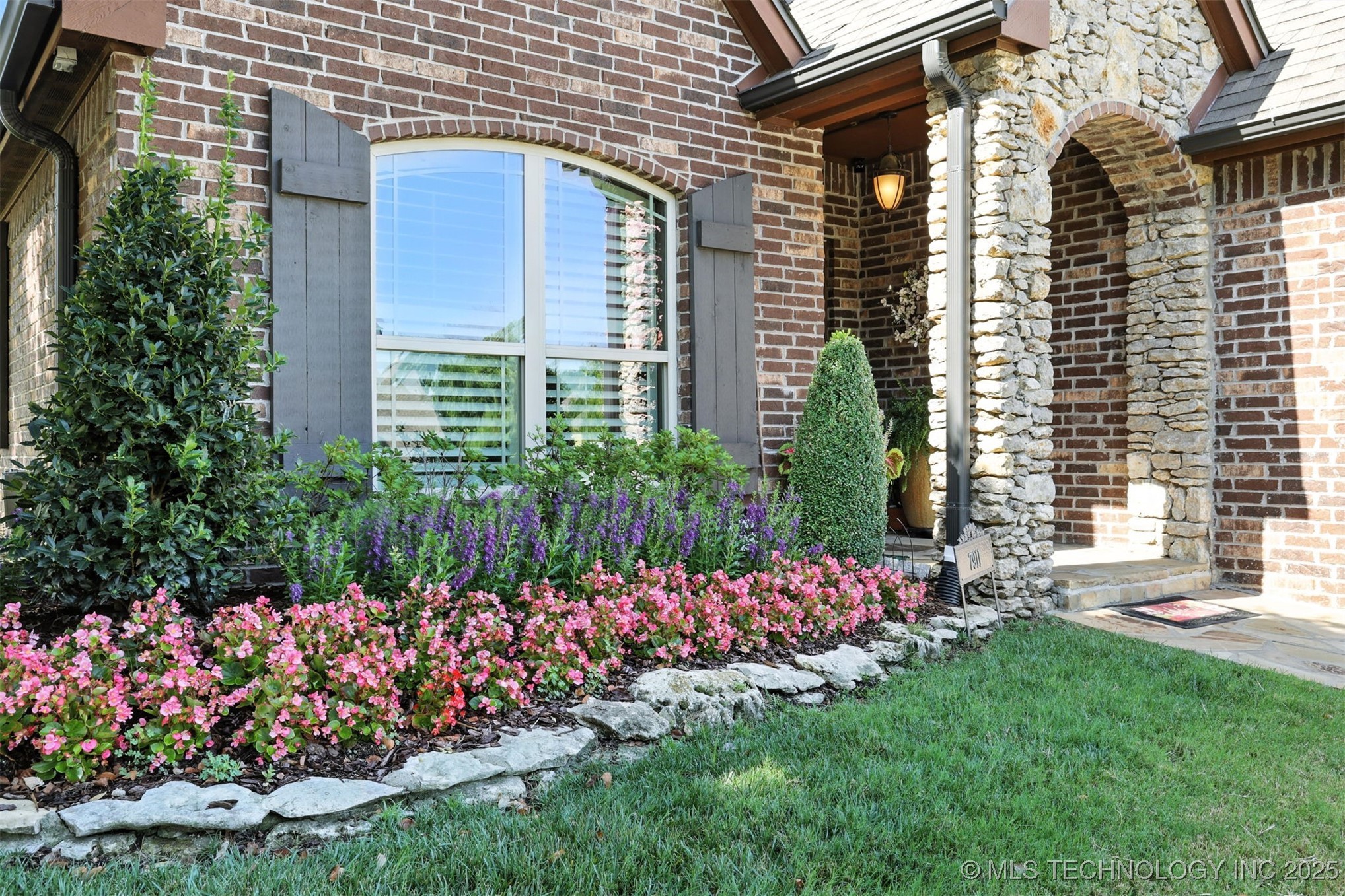 7911 E Galveston Place