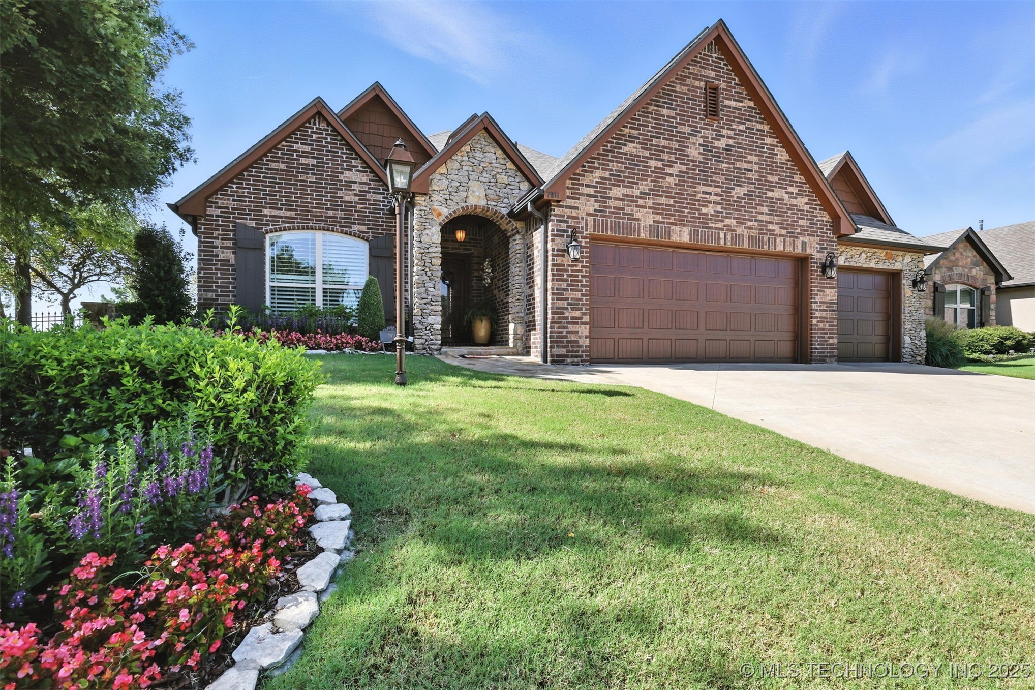 7911 E Galveston Place