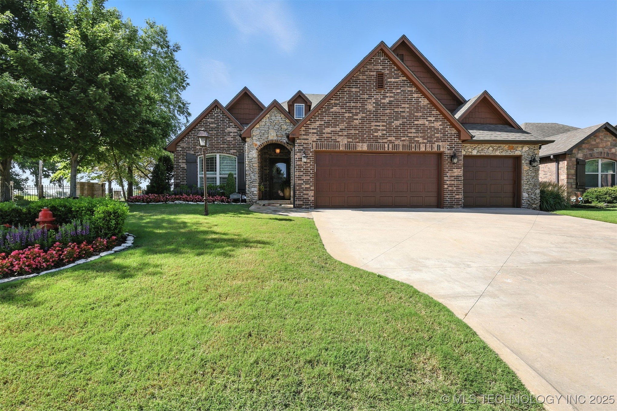 7911 E Galveston Place