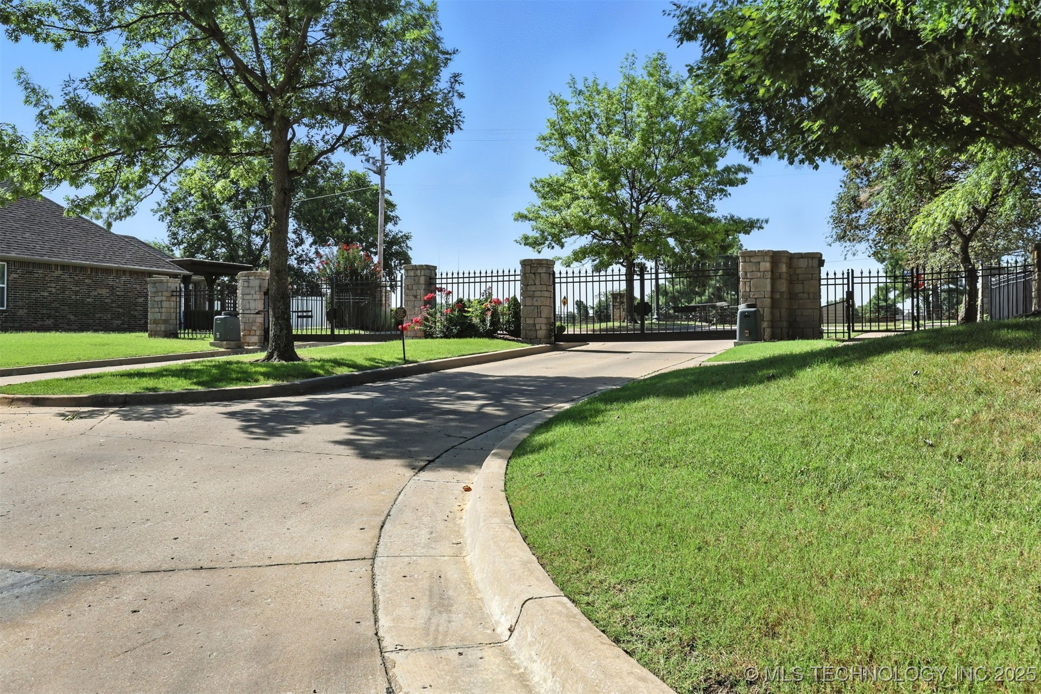 7911 E Galveston Place