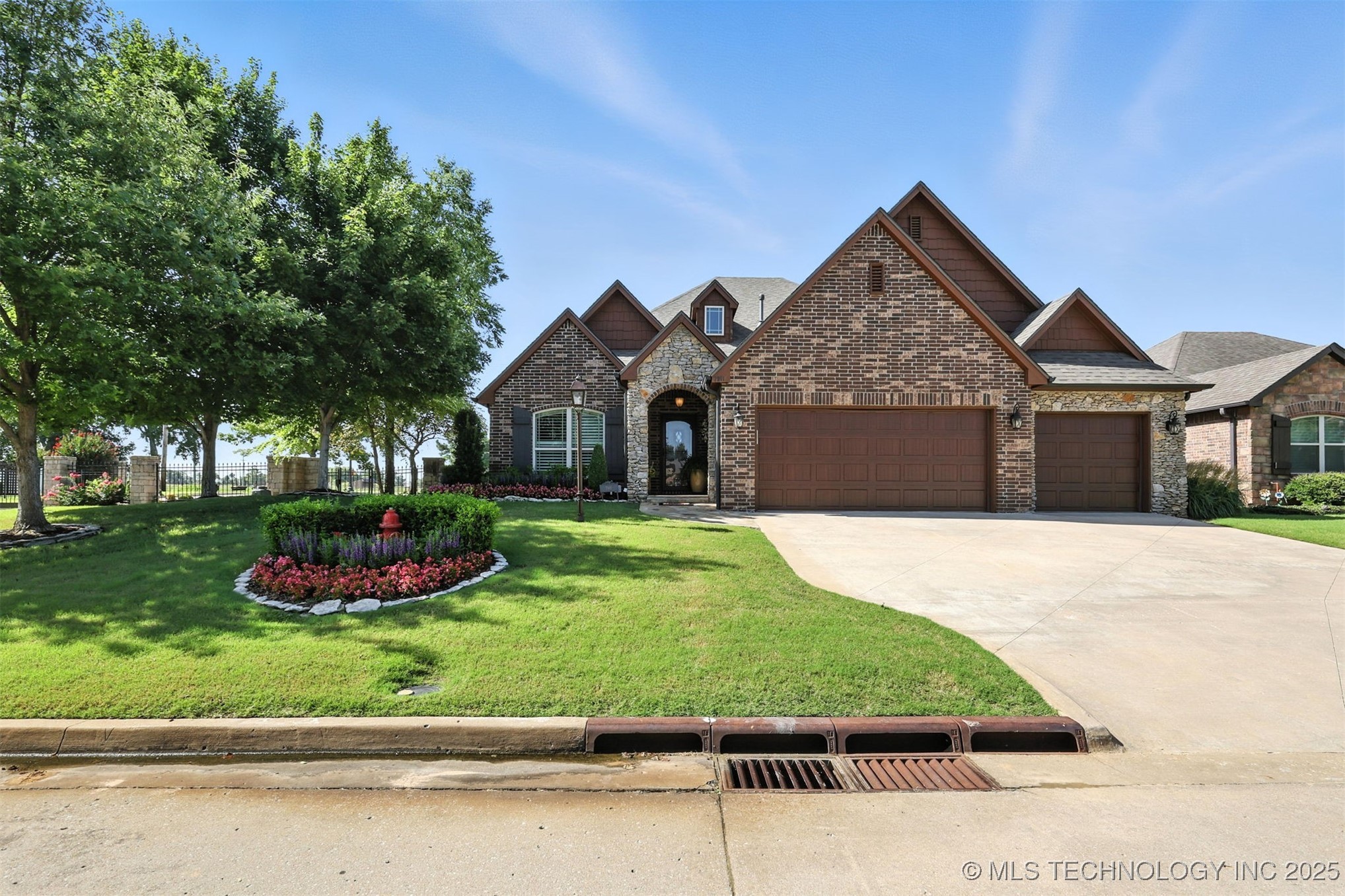 7911 E Galveston Place