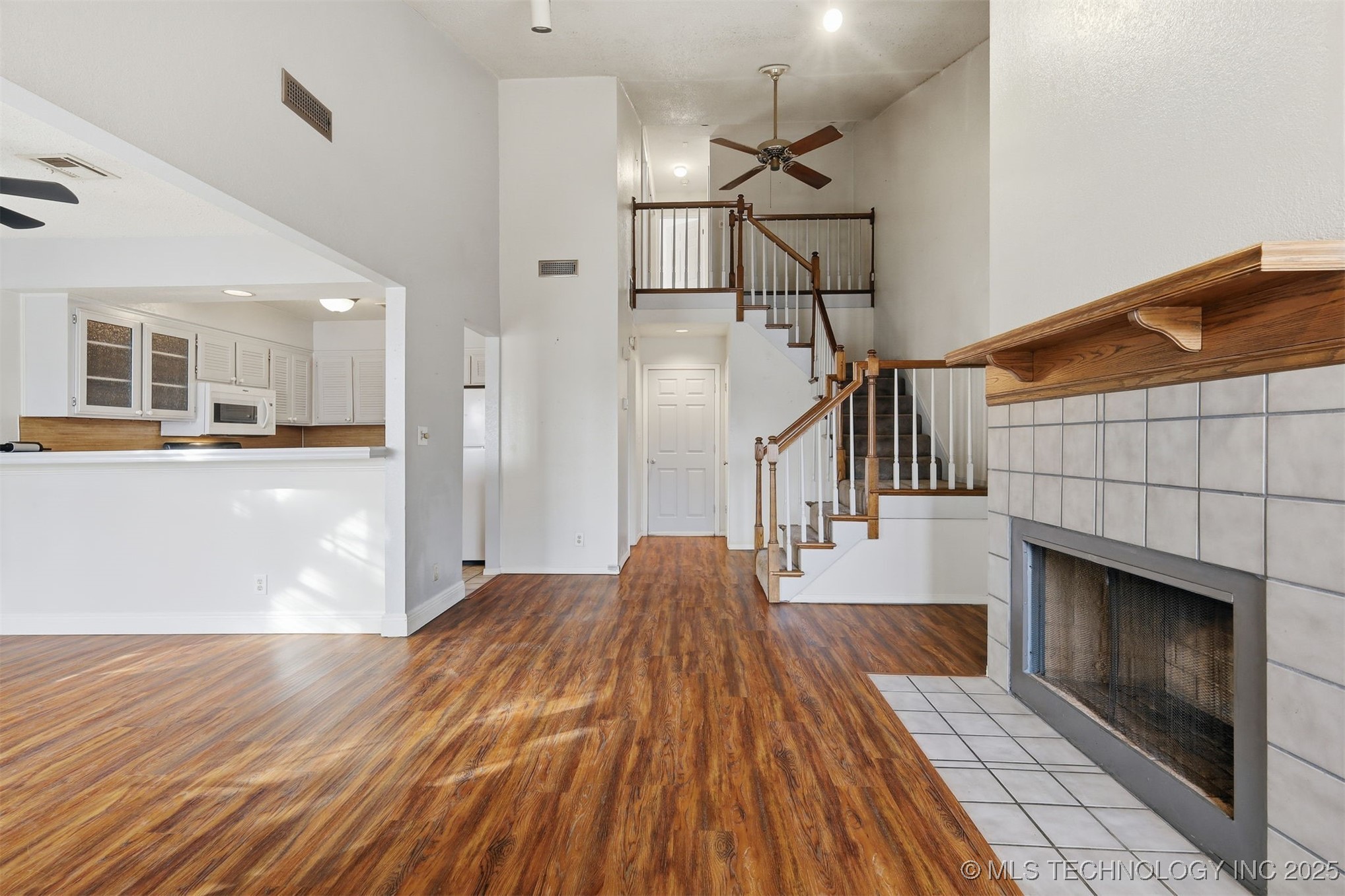 6326 E 89th Place 1006