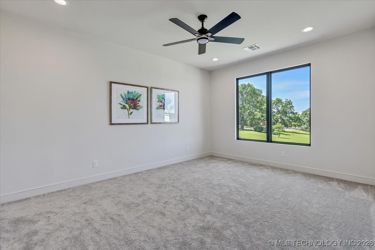 5835 E 139th Street S