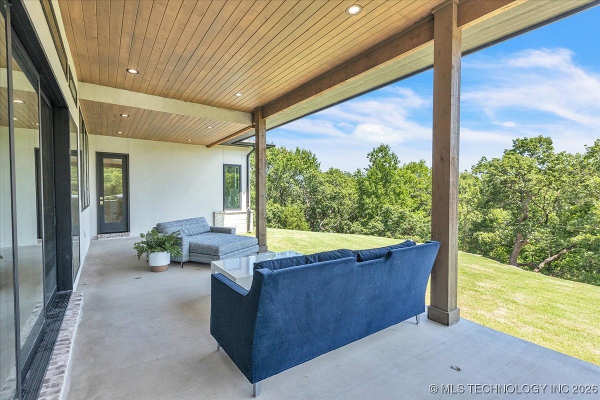 5835 E 139th Street S