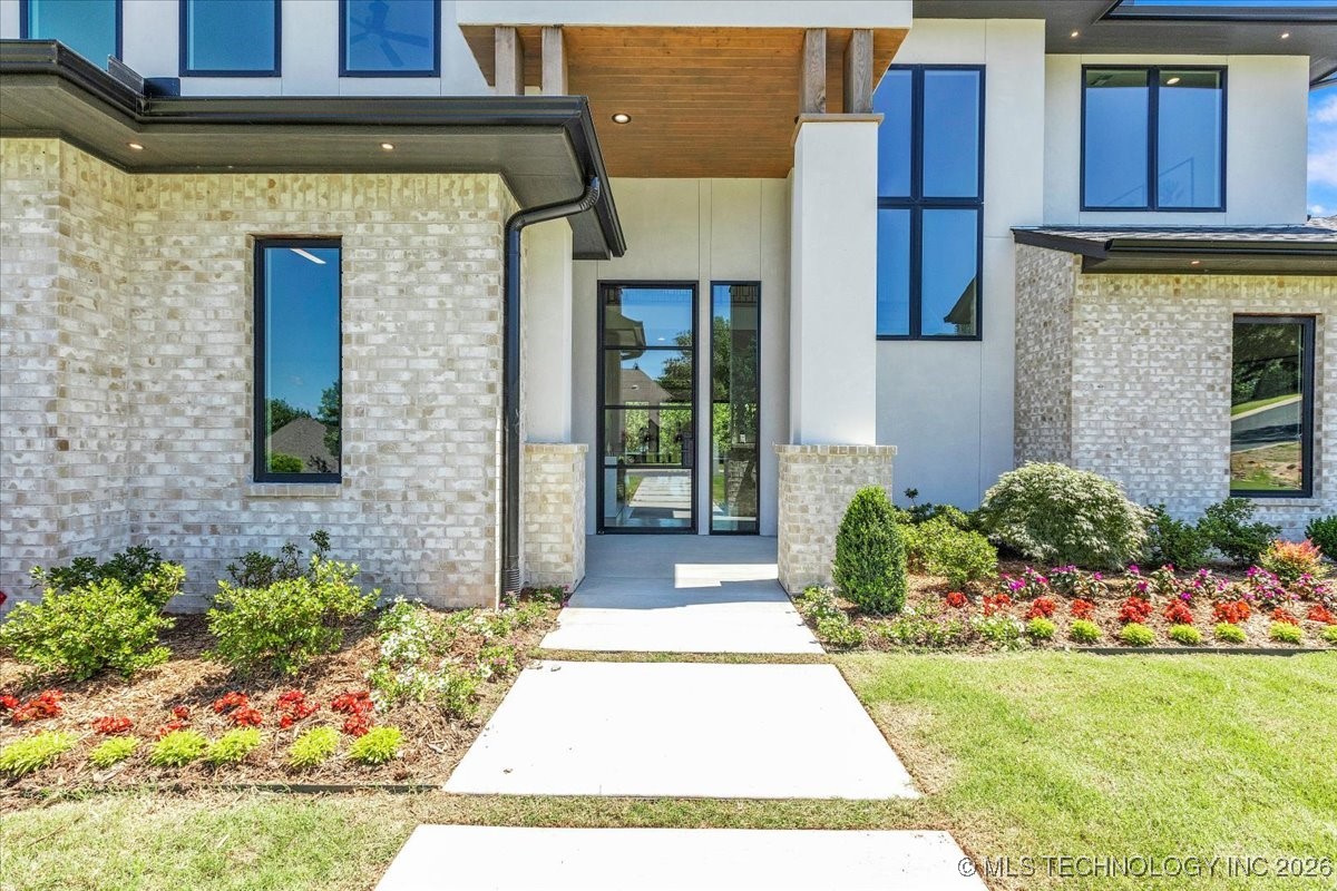 5835 E 139th Street S