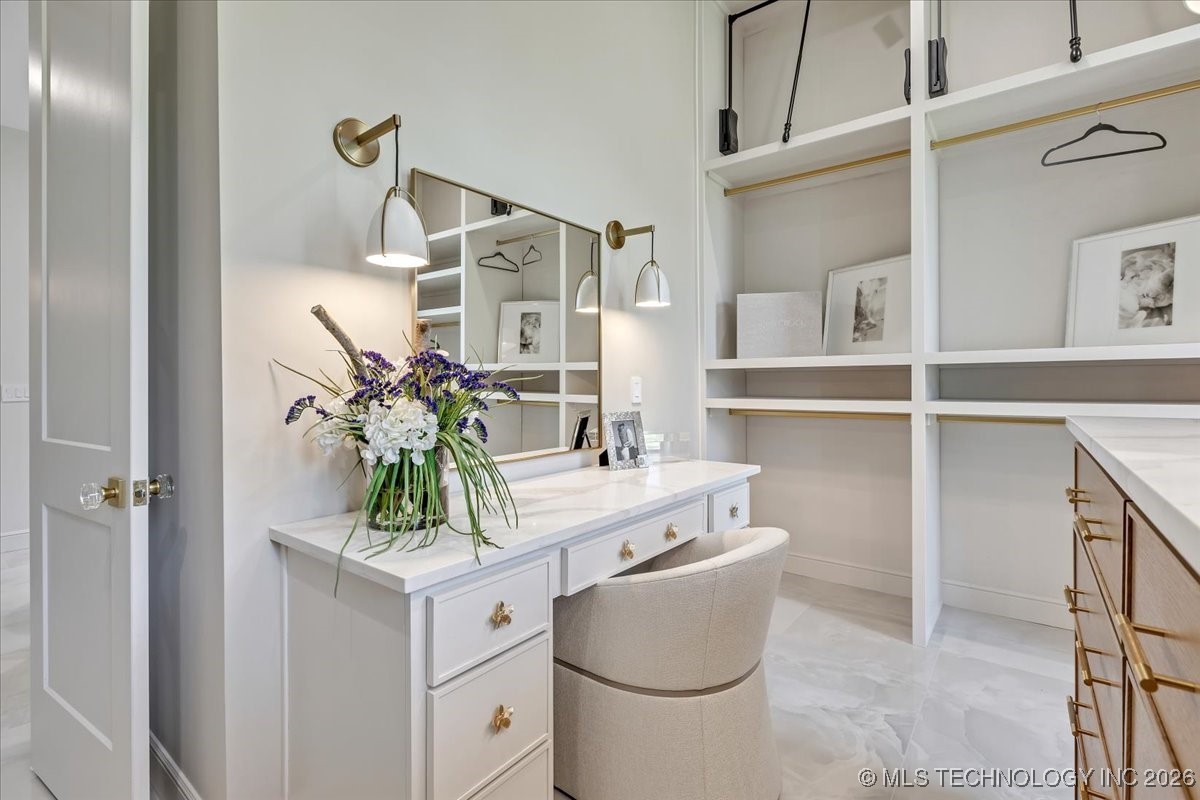 5835 E 139th Street S