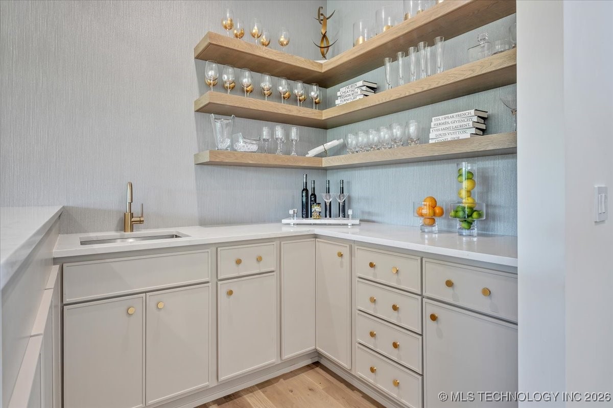 5835 E 139th Street S