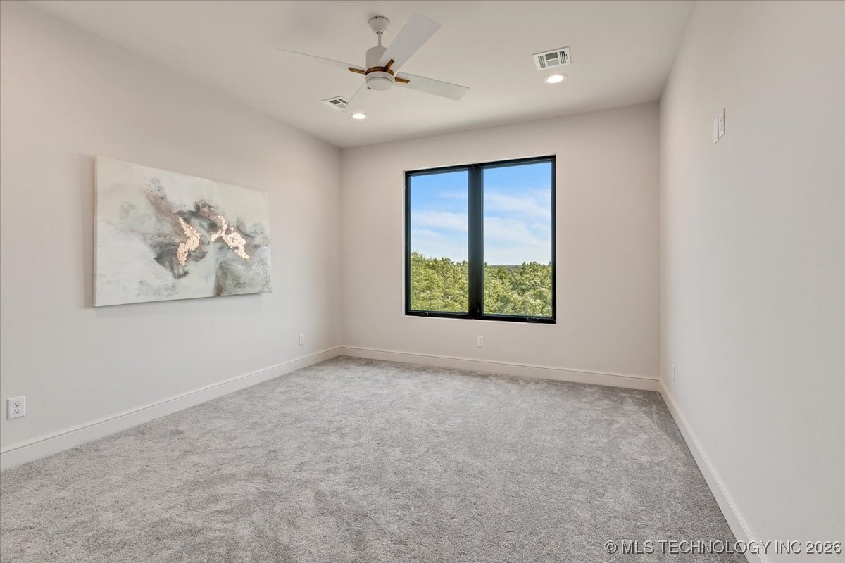 5835 E 139th Street S