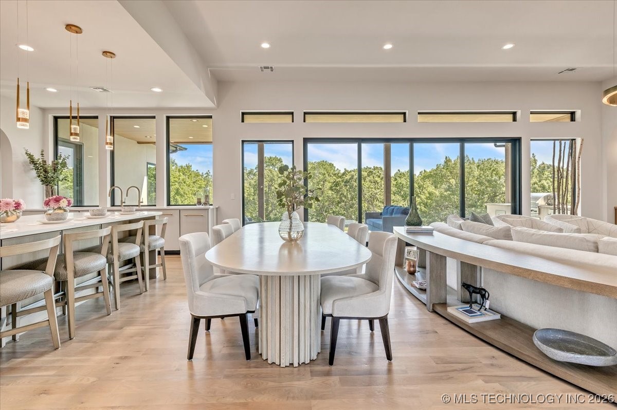 5835 E 139th Street S