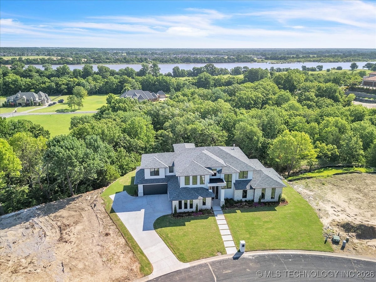 5835 E 139th Street S