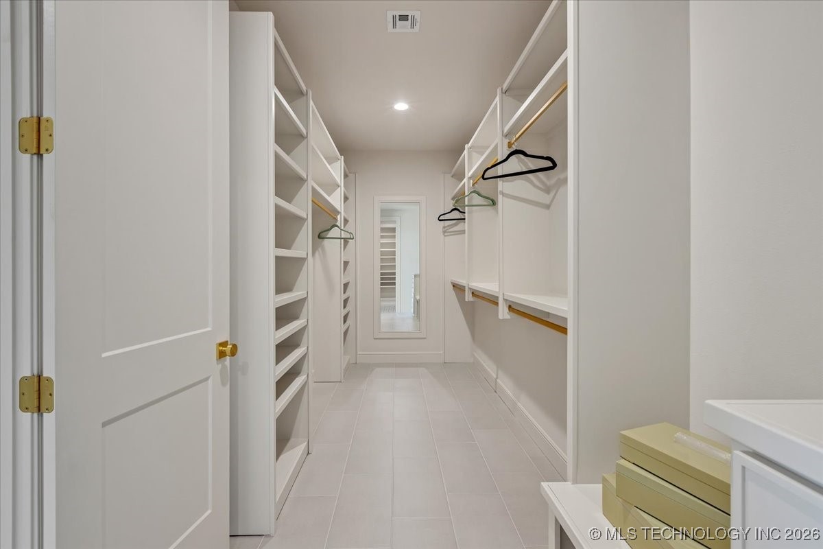 5835 E 139th Street S