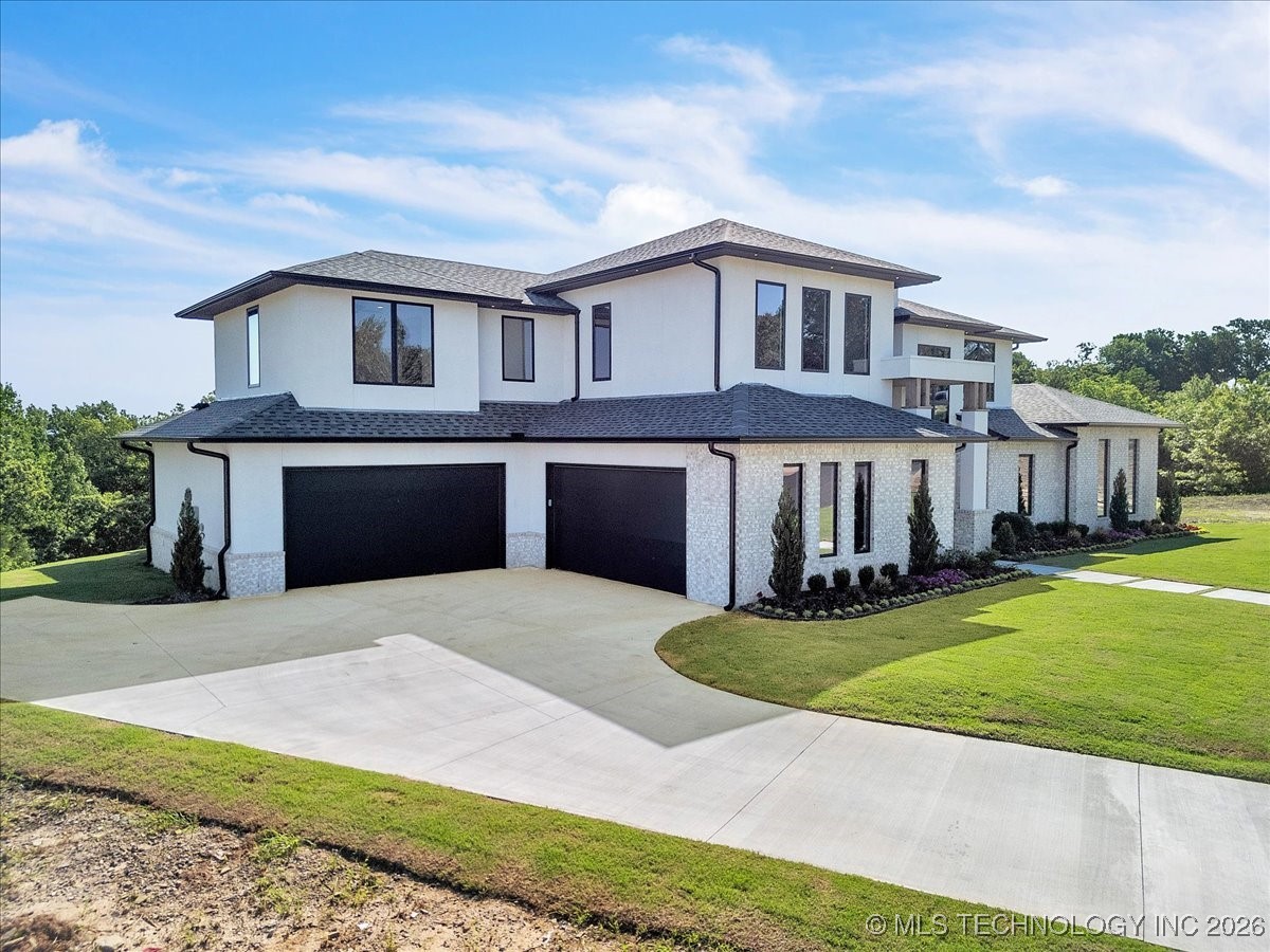 5835 E 139th Street S