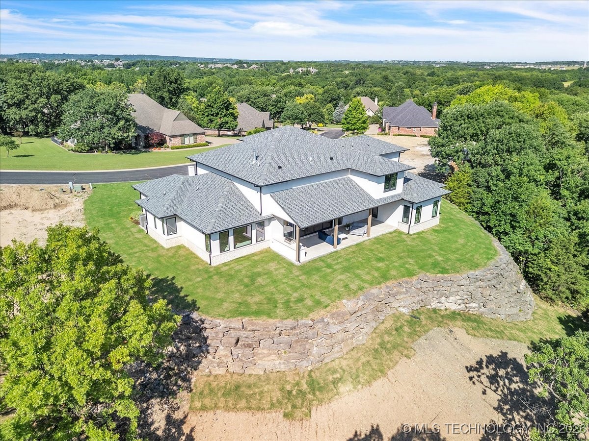 5835 E 139th Street S