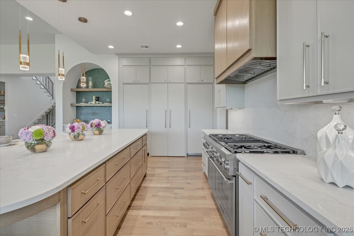 5835 E 139th Street S