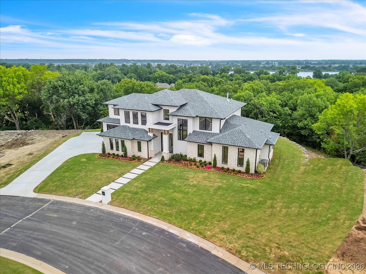 5835 E 139th Street S