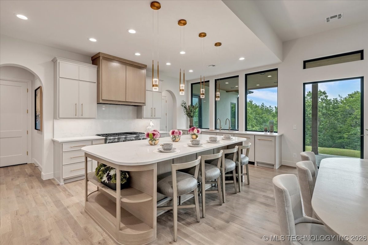 5835 E 139th Street S