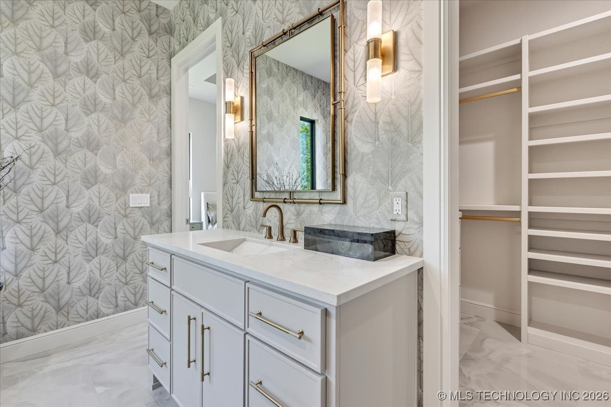 5835 E 139th Street S