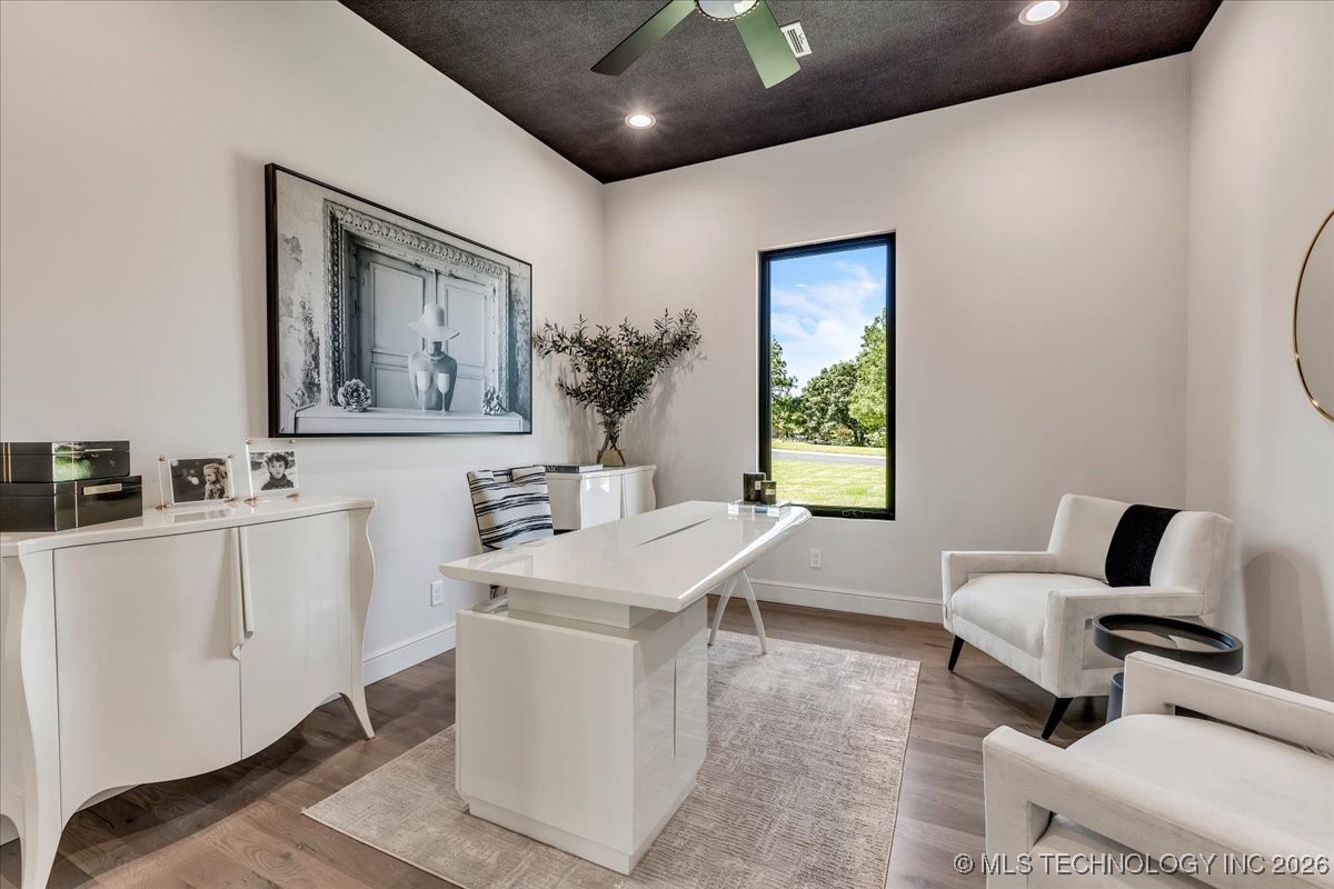 5835 E 139th Street S