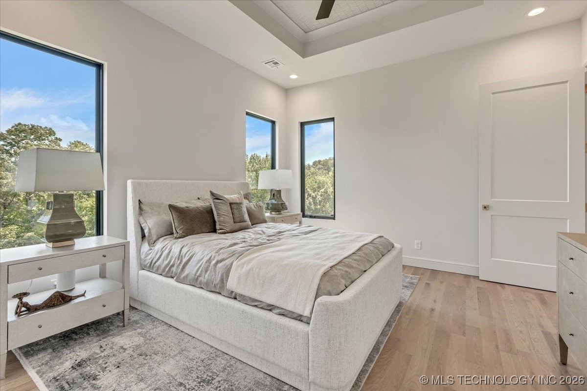 5835 E 139th Street S