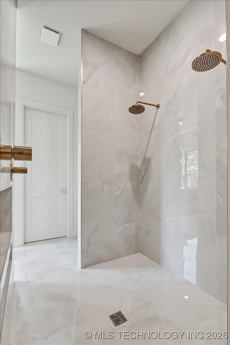 5835 E 139th Street S