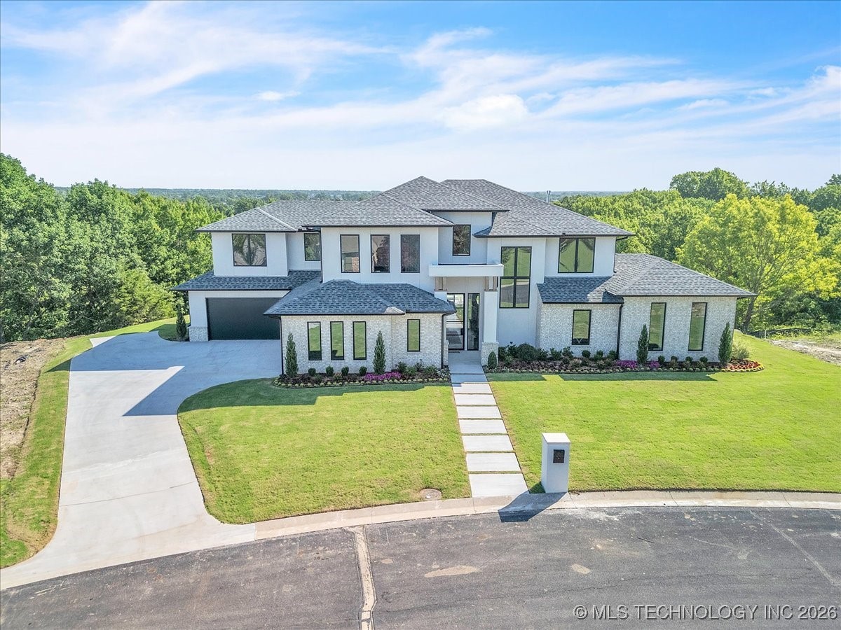 5835 E 139th Street S