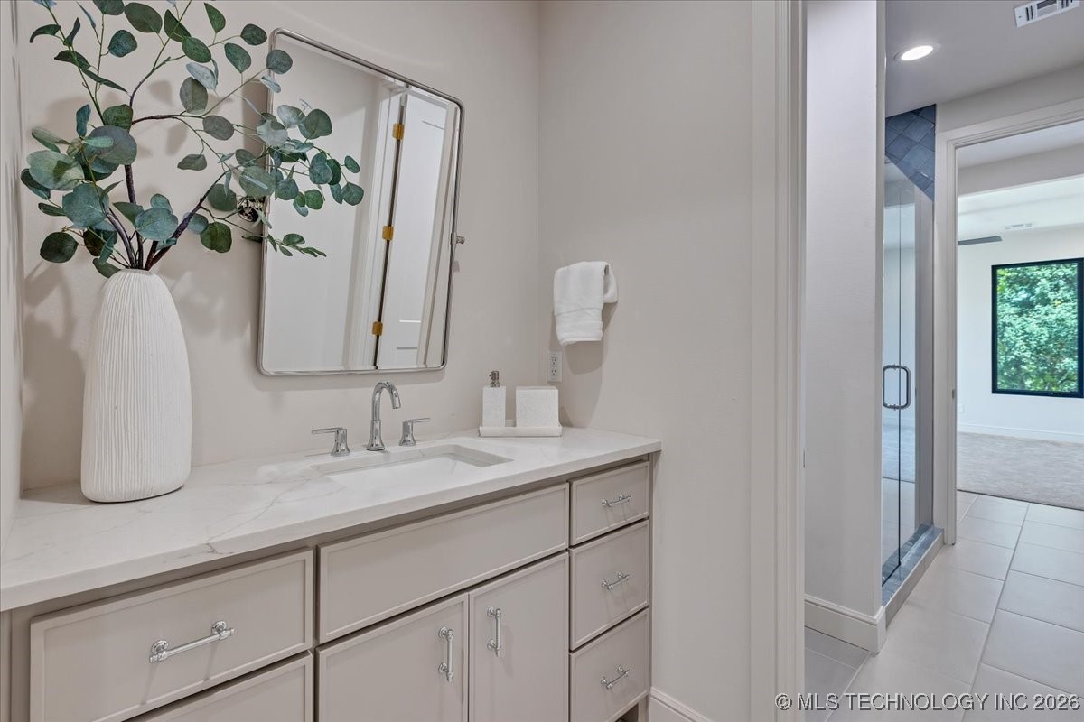 5835 E 139th Street S