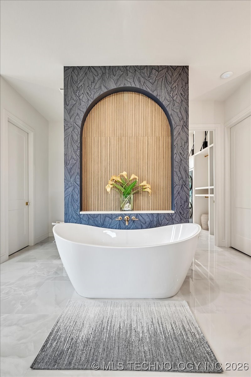 5835 E 139th Street S