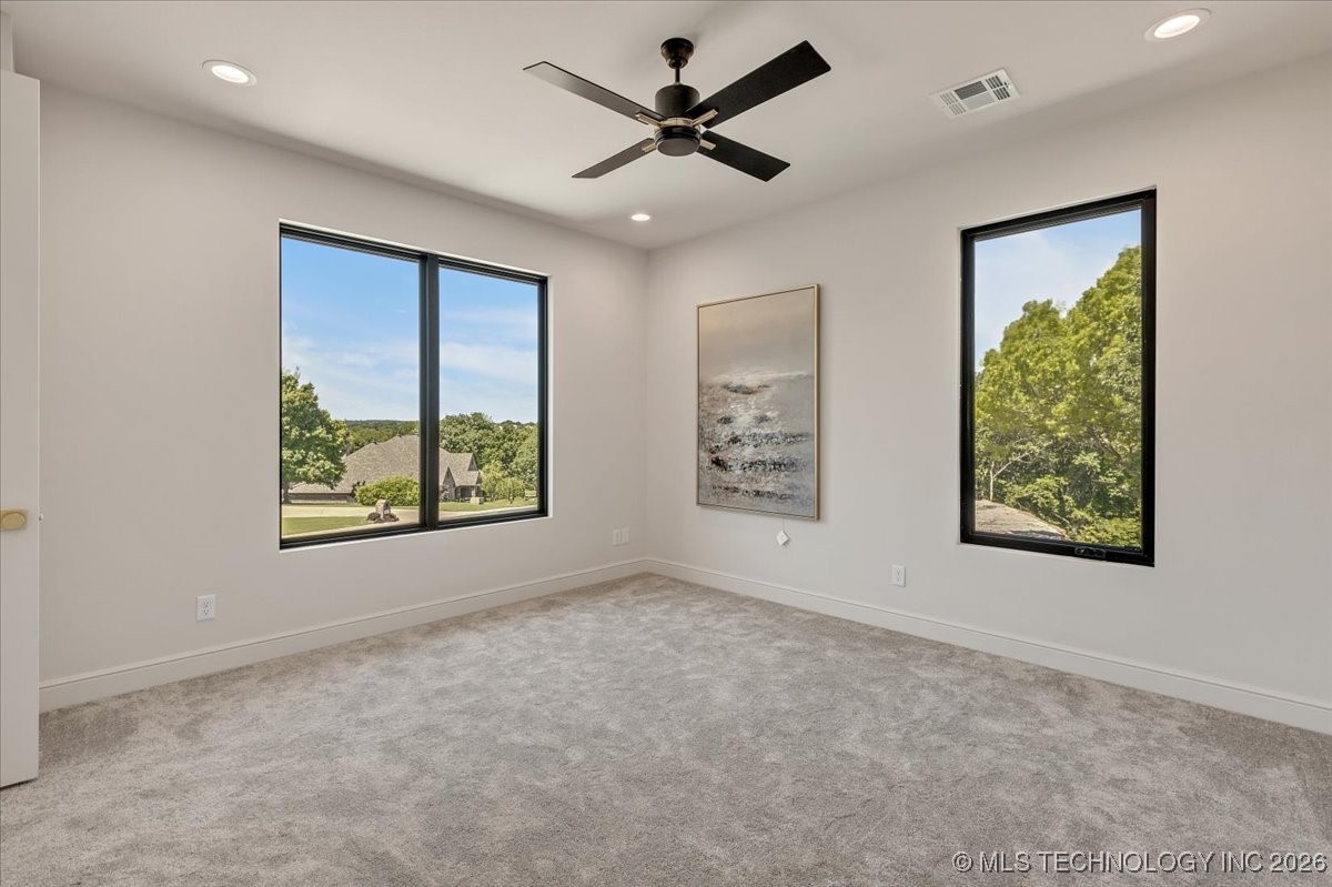 5835 E 139th Street S