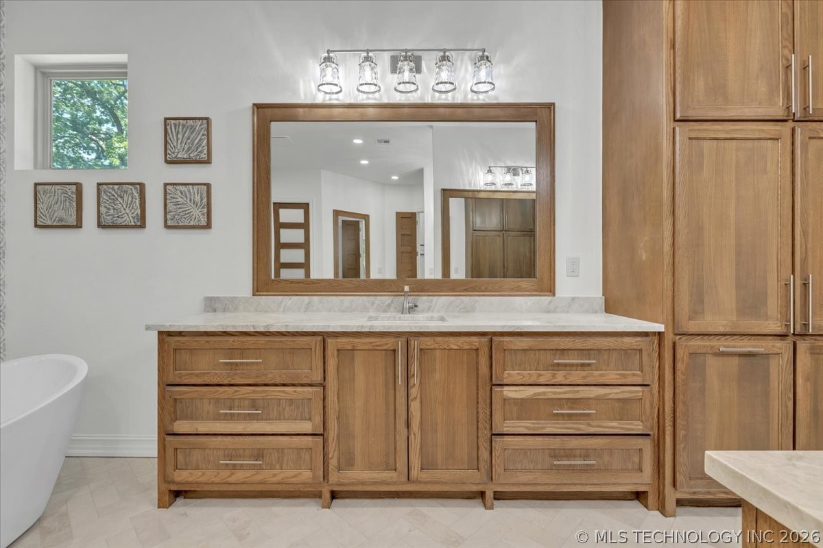 6133 E 138th Street S