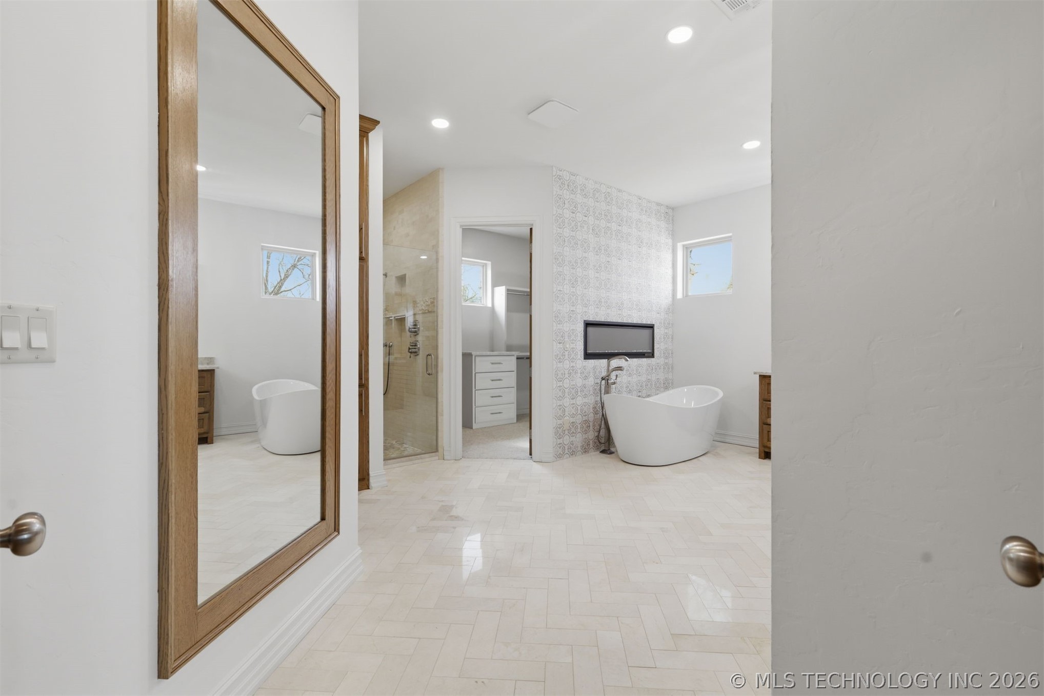 6133 E 138th Street S