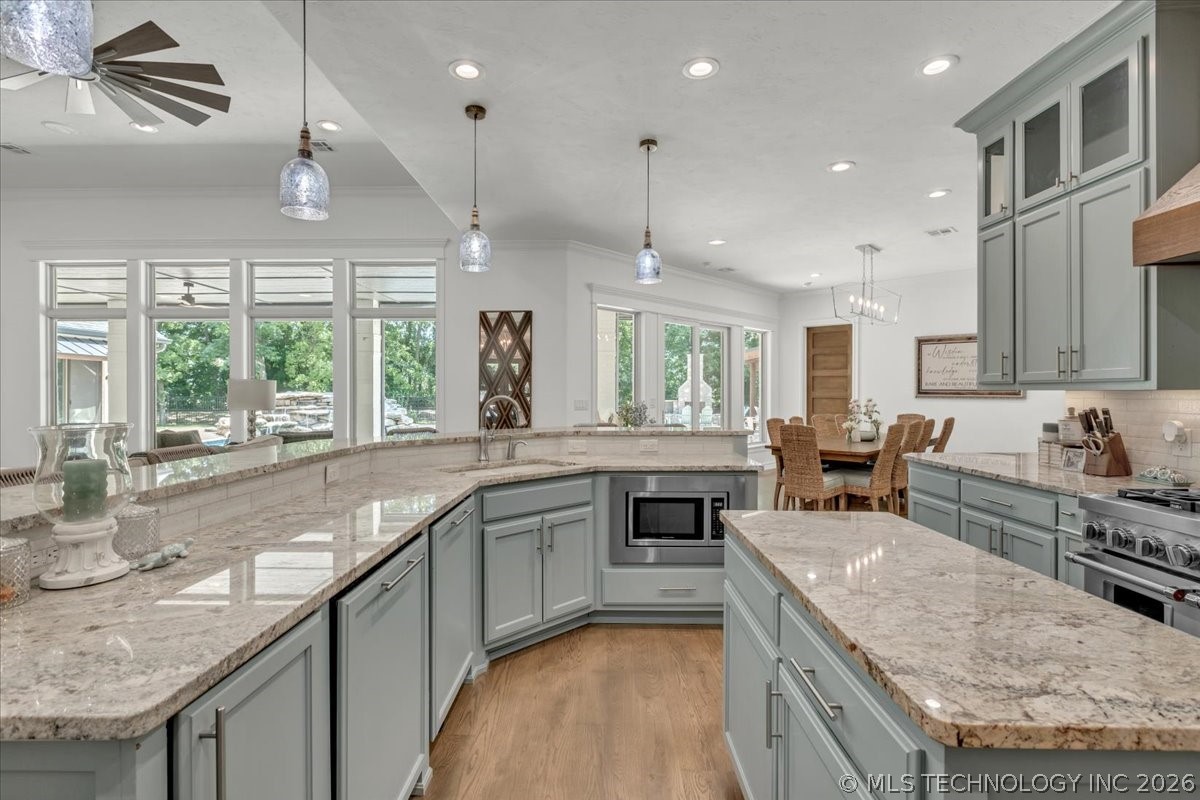 6133 E 138th Street S