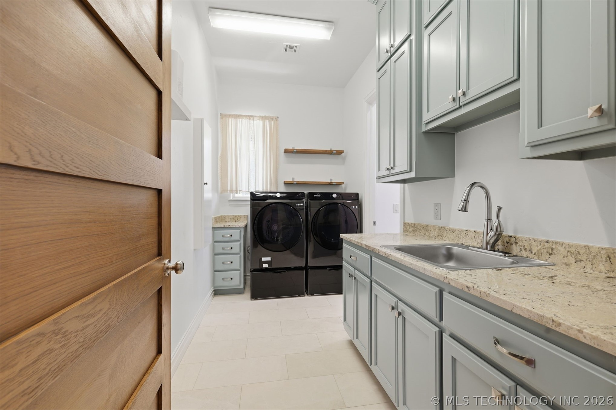 6133 E 138th Street S