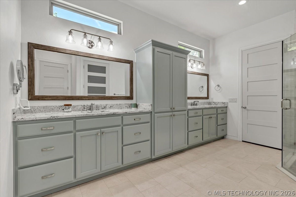 6133 E 138th Street S