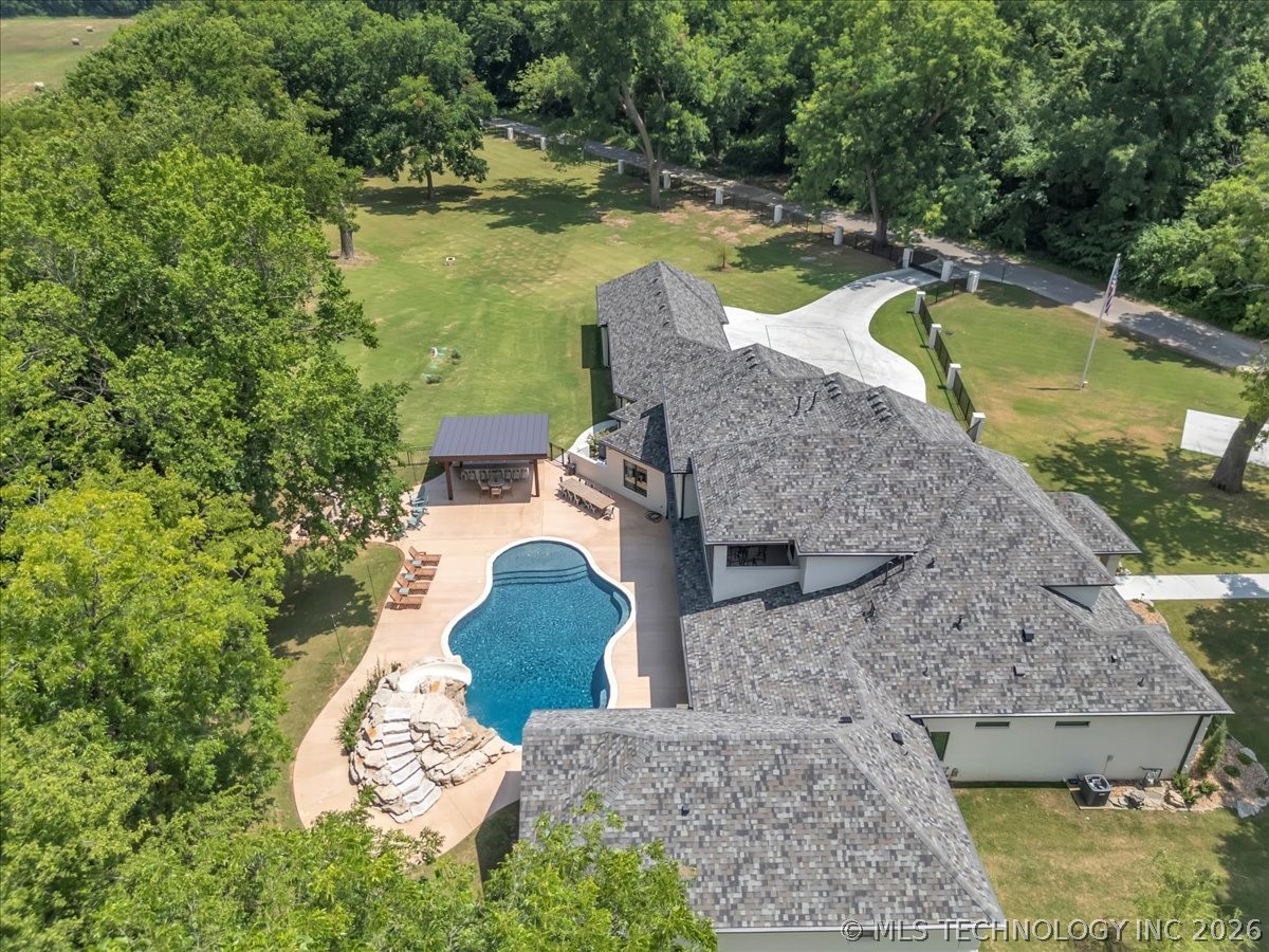 6133 E 138th Street S