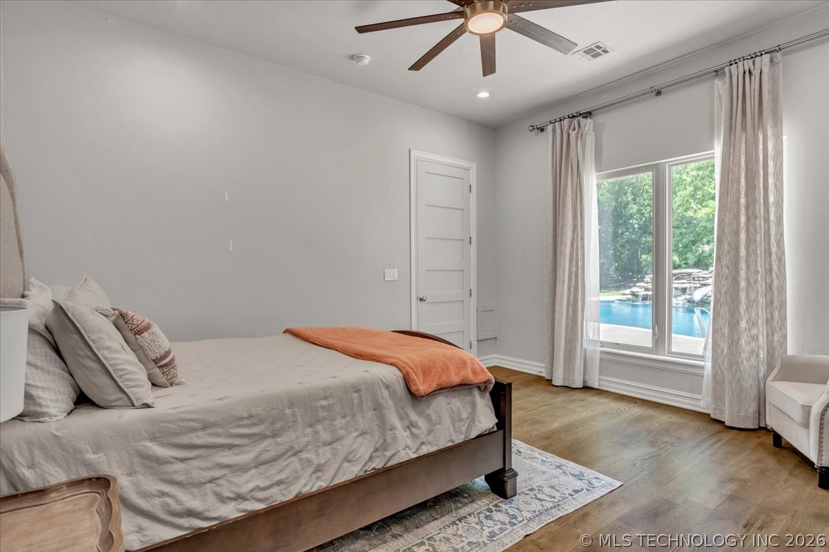 6133 E 138th Street S