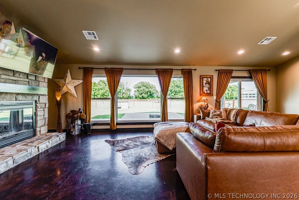 6946 County Road 3430