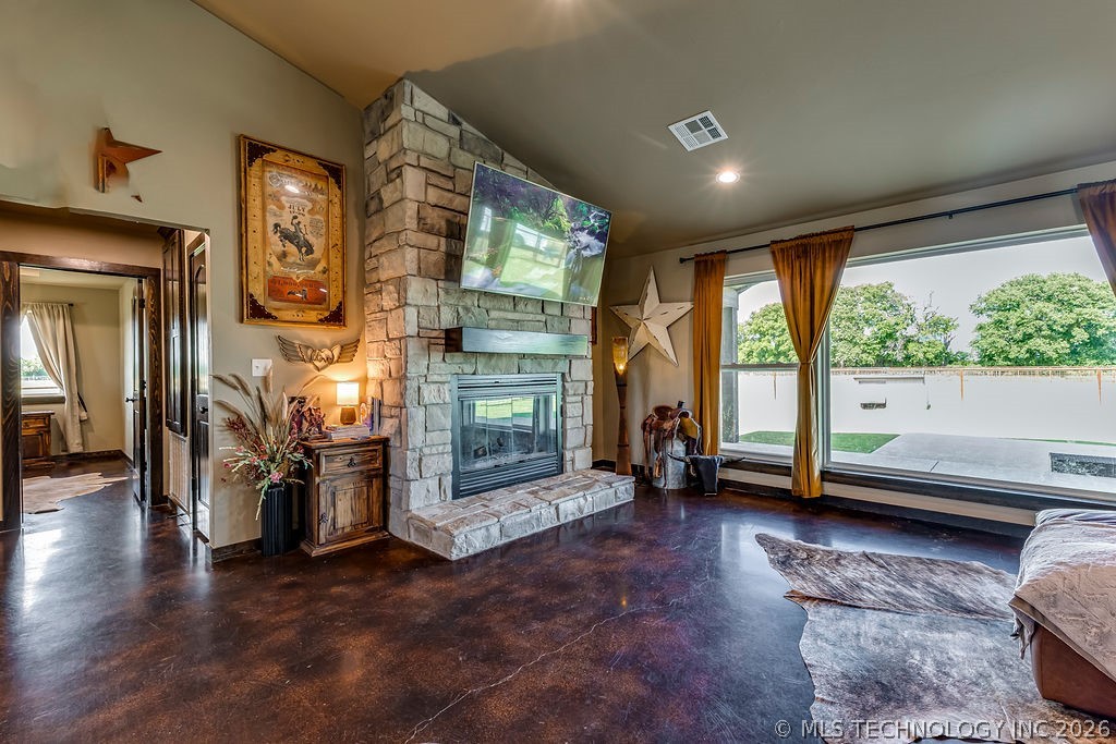6946 County Road 3430